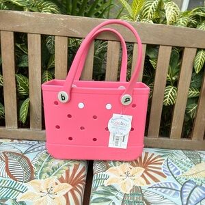 NWT Bitty Bogg Bag Pink– waterproof tote, includes snap-in pouch